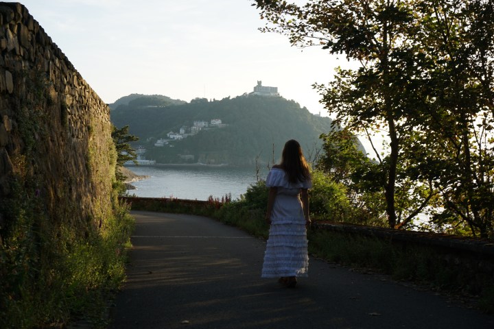 C21D69E1-03EE-4E46-B82A-00BA3DE428BE